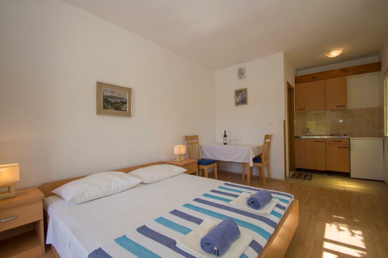 Vita Apartments Zrnovo Exterior photo